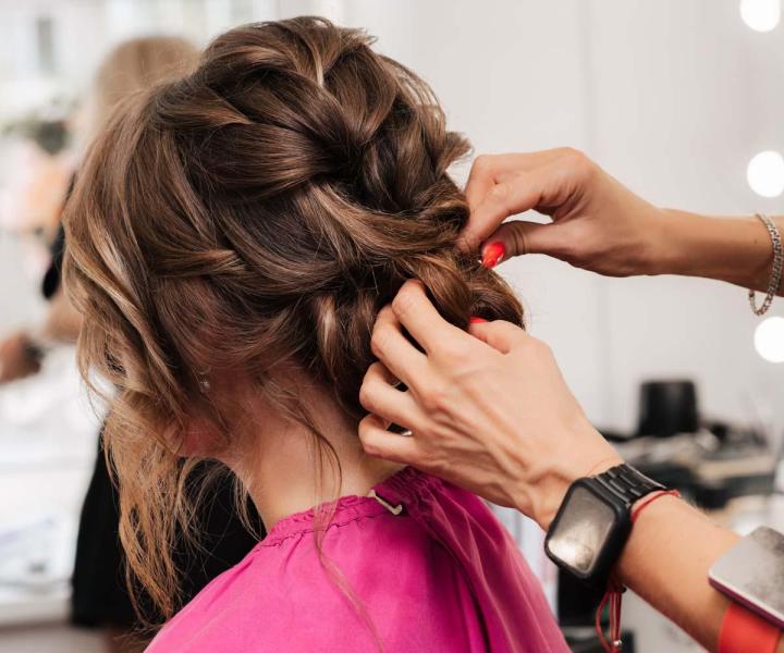 Quels sont les programmes offerts par une académie de coiffure en Montérégie ?